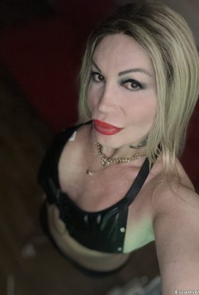 LANA TRES COCHONNE SANS TABOUS HALANZY BELGIQUE