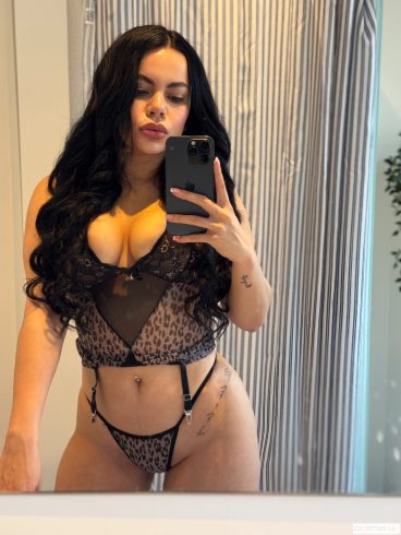 Rosme 🇻🇪 Brune exubérante