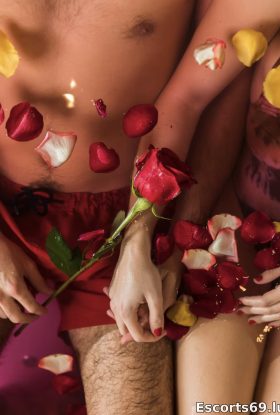 Ana Brünette (rumelange)massage érotique corps à corps, massage pénien avec finition