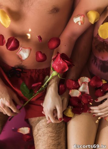 Ana Brünette (rumelange)massage érotique corps à corps, massage pénien avec finition