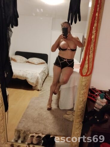 MATURE GFE🔥🥰 MASSAGE et SEXE GFE Embrassé AVEC-LA LANGUE BEAUCOUP DE CARESSES PRÉLIMINAIRES DOUCHE ENSEMBLE FACESITTING FÉTICHISME GODE-CEINTURE CARESSES PRÉLIMINAIRES DÉLICIEUX SEXE O