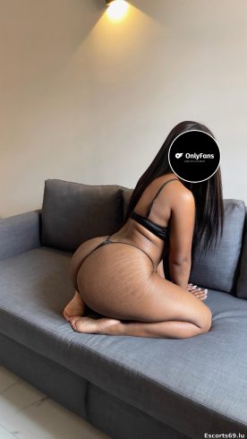 Micaela Ana Reis 🇦🇴 African Princess