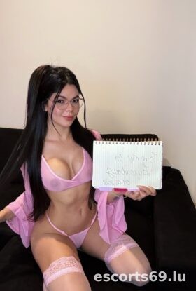 Sweet latina Emmy ❤️‍🔥 in Gasperich