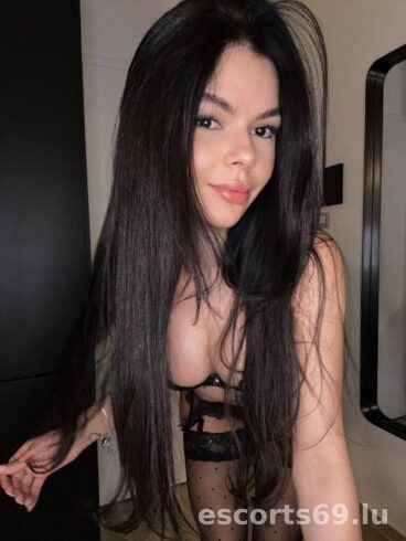 Sweet latina Emmy ❤️‍🔥 in Gasperich