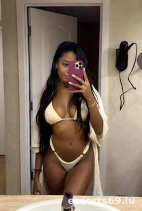 Debora Nyphem Sans Tabou