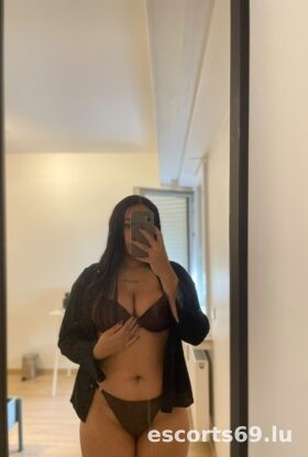 LAURA🥵 Young MILF ❄️😈🍆💦- come and fuck me