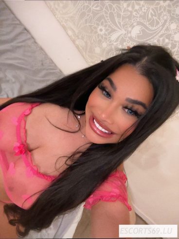 JADE BUSTY – DUDELANGE 💦💦💦💦😛🤤